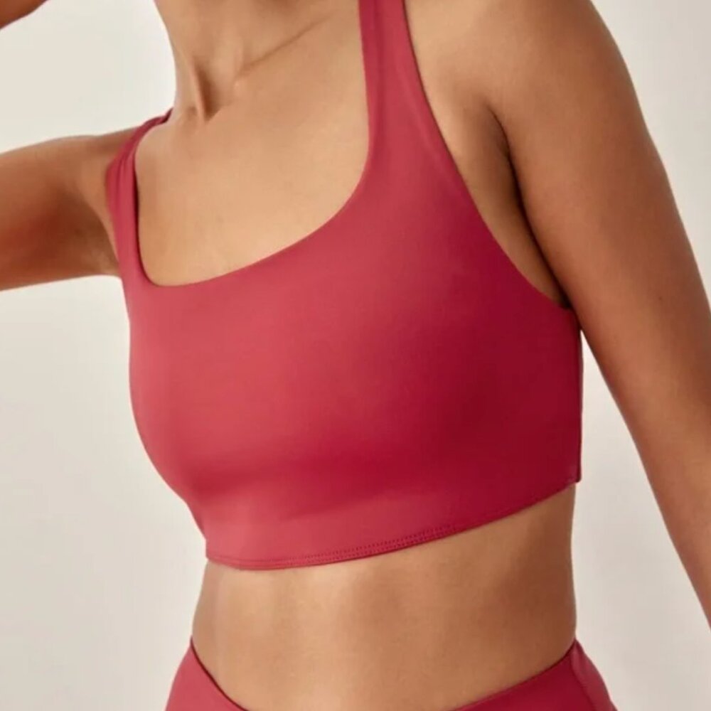 Reformation Gwen Ecomove Bra Lipstick | Size: S